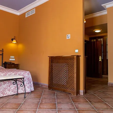 Hotel Huerta De Palomas 4*