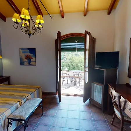 Hotel Huerta De Palomas 4*